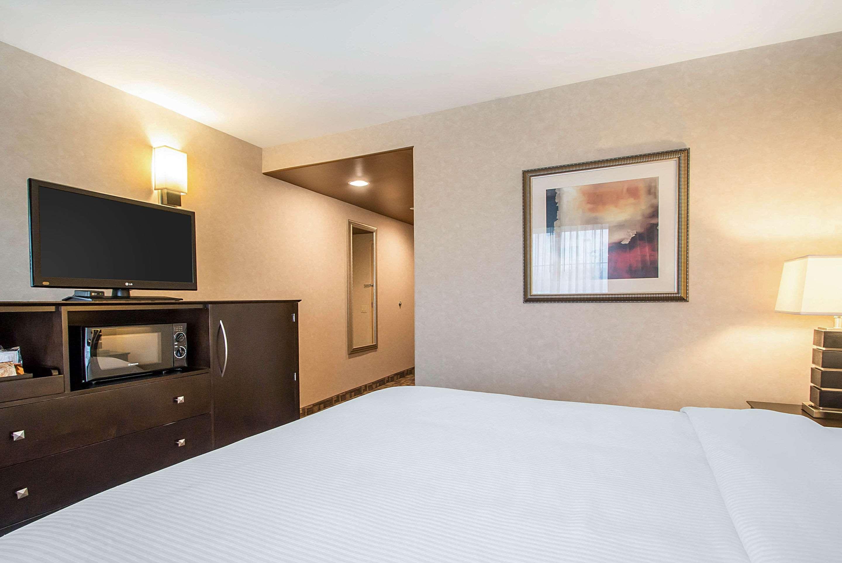 Clarion Inn Elmhurst - Oak Brook Near I-88, I-290, I-294 Екстер'єр фото