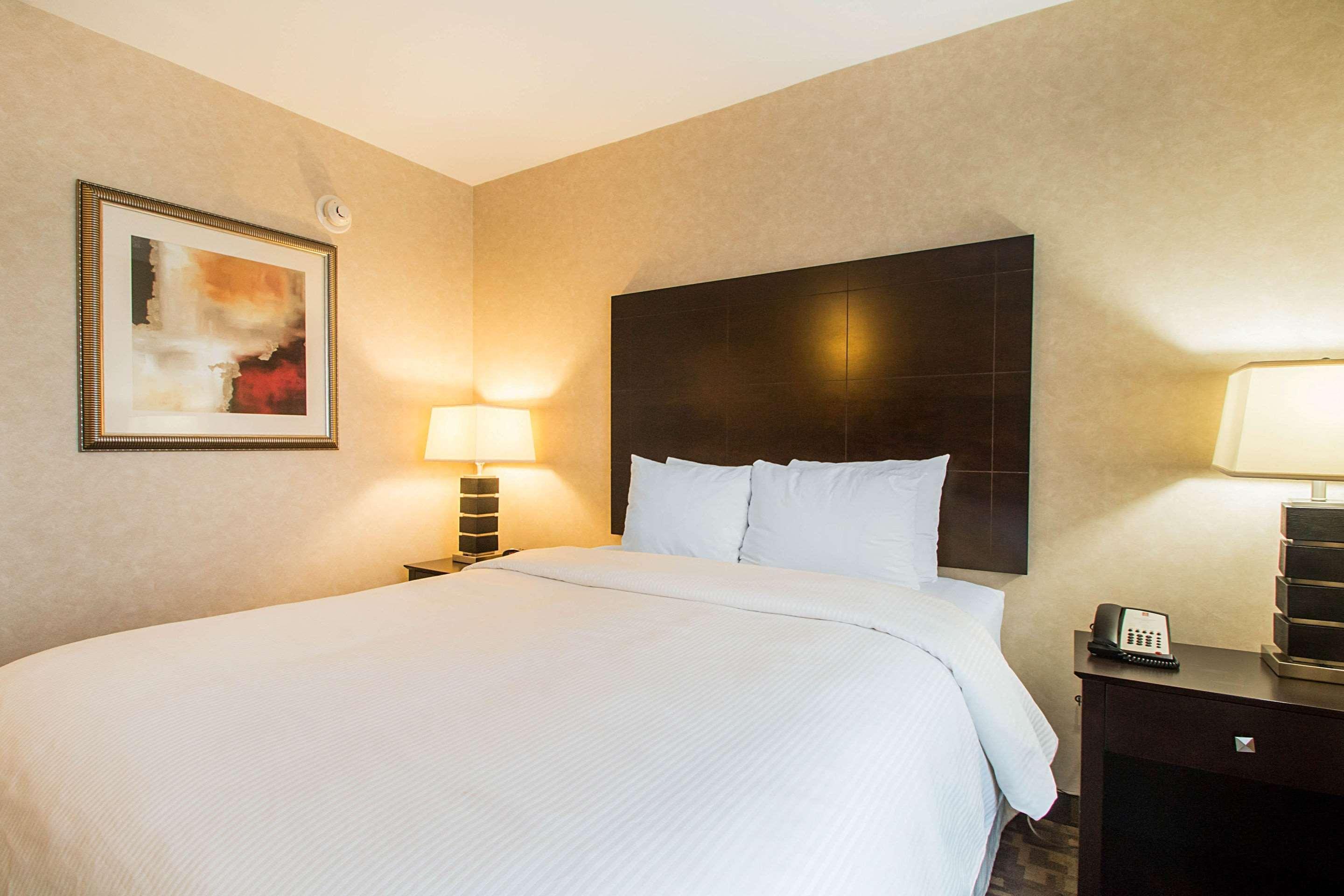 Clarion Inn Elmhurst - Oak Brook Near I-88, I-290, I-294 Екстер'єр фото