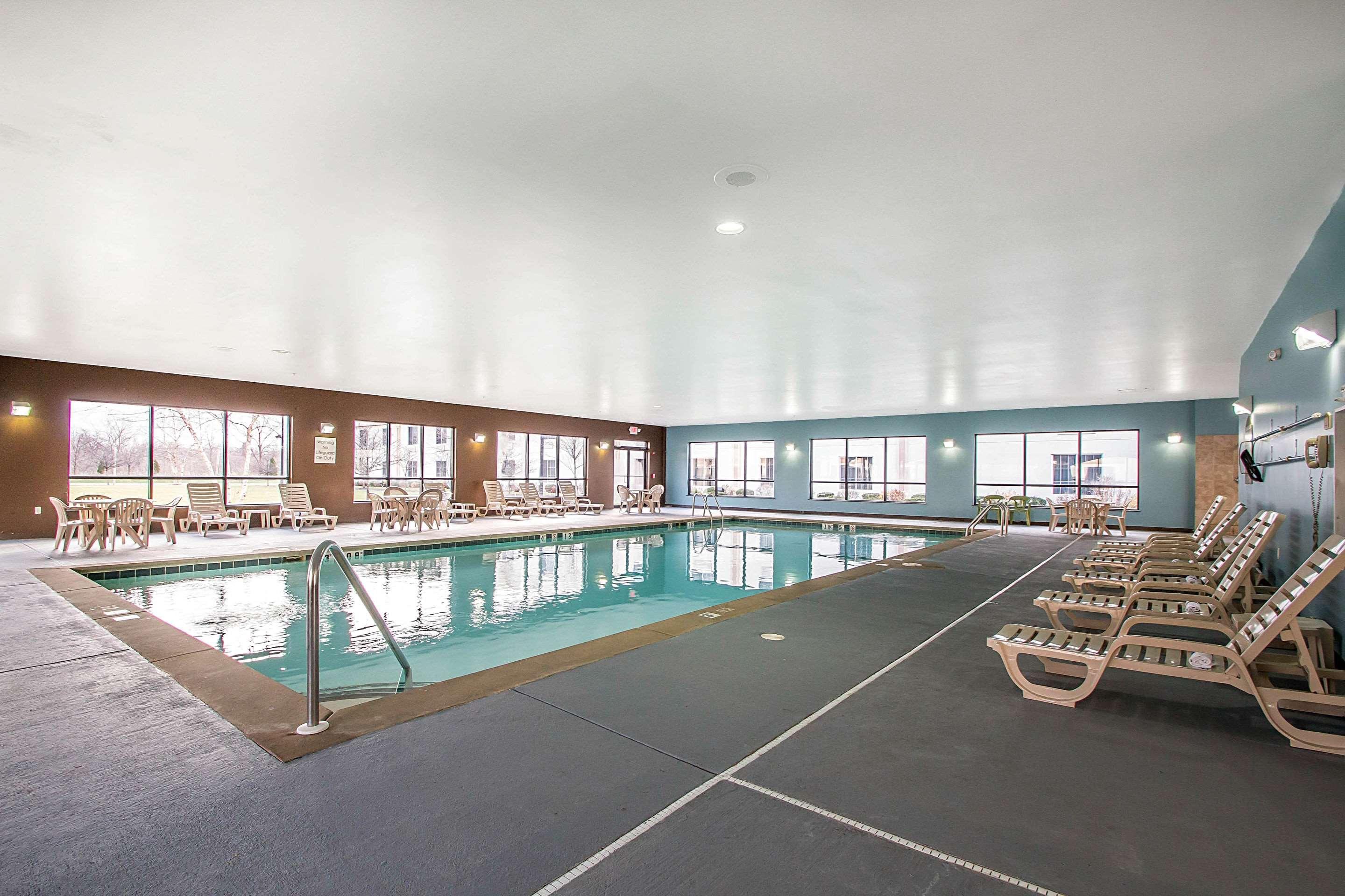 Clarion Inn Elmhurst - Oak Brook Near I-88, I-290, I-294 Екстер'єр фото