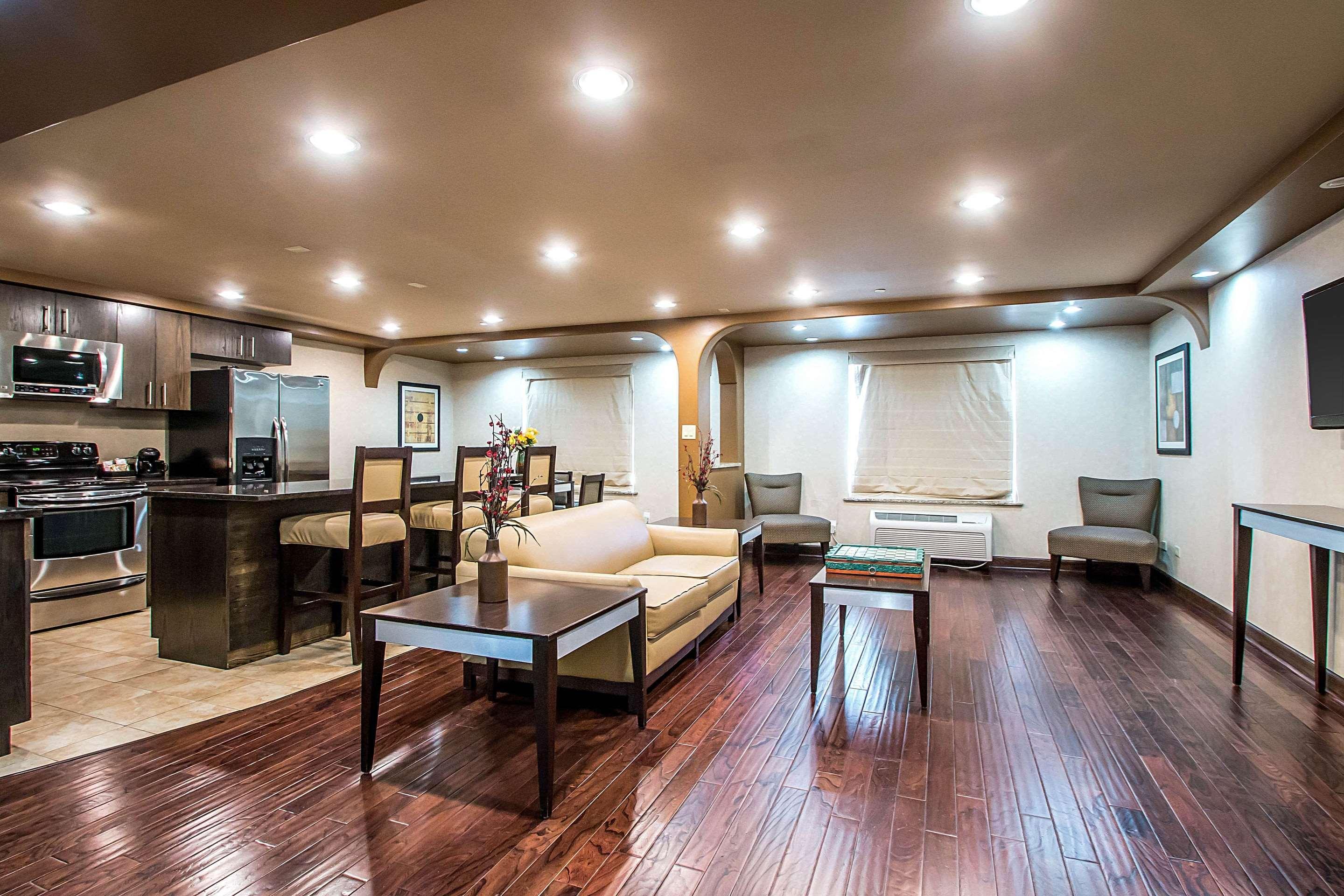 Clarion Inn Elmhurst - Oak Brook Near I-88, I-290, I-294 Екстер'єр фото